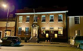 The Limes Bar And Hotel